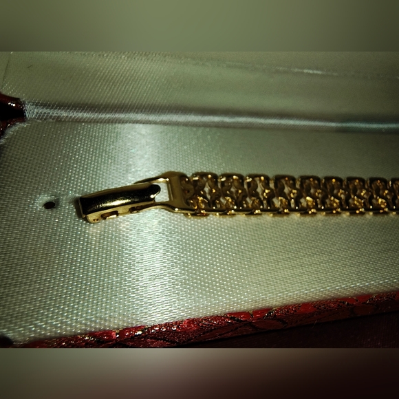 Golden bracelet - Picture 3 of 4